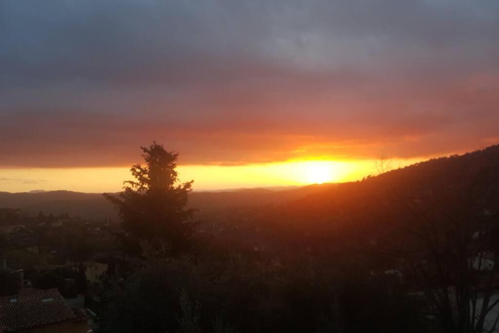De 1 A 6 Avec Terrasse Solarium, Vue Panoramique Et Parking Gratuit Grasse Exterior foto